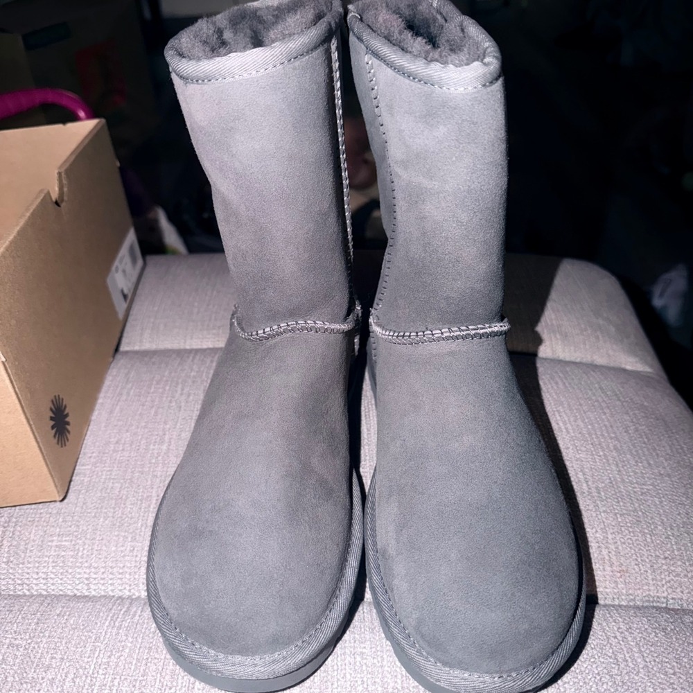 UGG Classic Short II Boots Grey Suede Sheepskin Mid Calf 1016223 - Picture 4 of 11